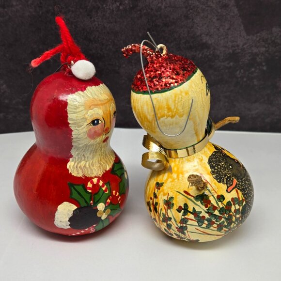 Vintage Snowman and Santa Christmas Gourd Ornaments, Hand Painted, Signed 1990s - Picture 4 of 7